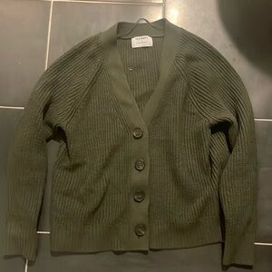 Old Navy green sweater